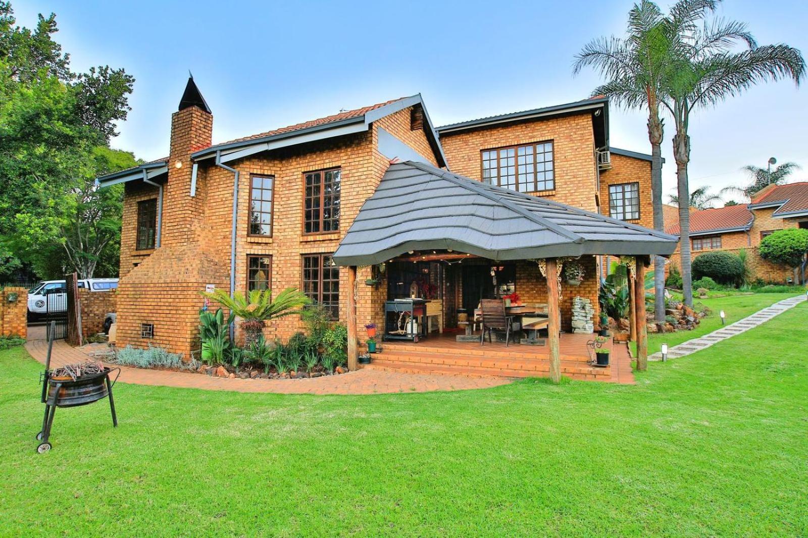 Mereke Manor Hotel Centurion Exterior photo