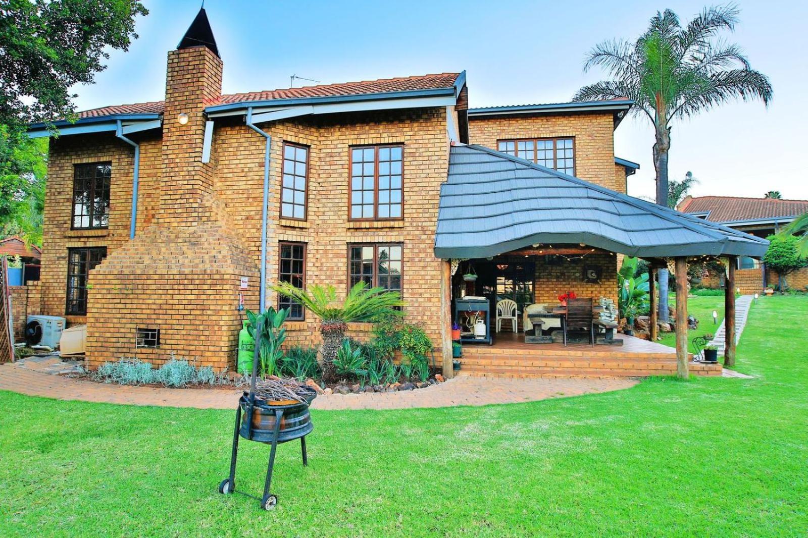 Mereke Manor Hotel Centurion Exterior photo