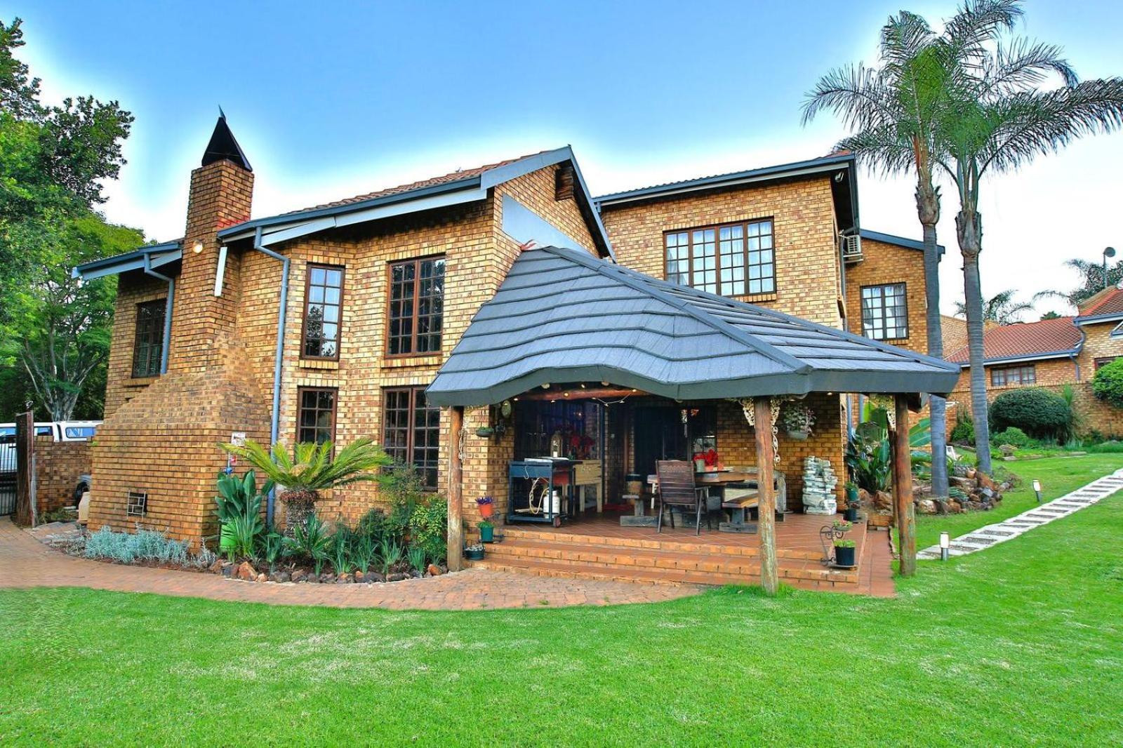 Mereke Manor Hotel Centurion Exterior photo